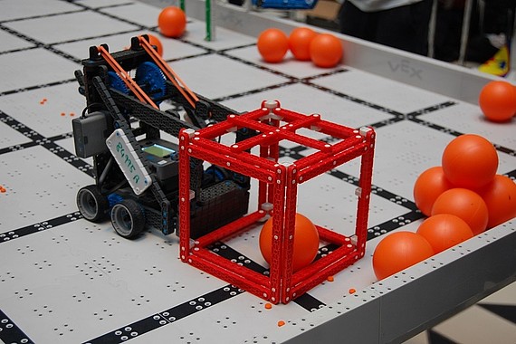 
                                Roboter Wettbewerb
                            